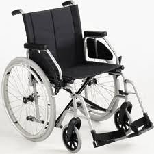 SILLA DE RUEDAS  MARCO EN ACERO ROJO Y NEGRO, REPOSA BRAZOS DESMONTABLES, RIN ESTRELLA, LLANTAS MACIZAS. GRAN DESCUENTO 